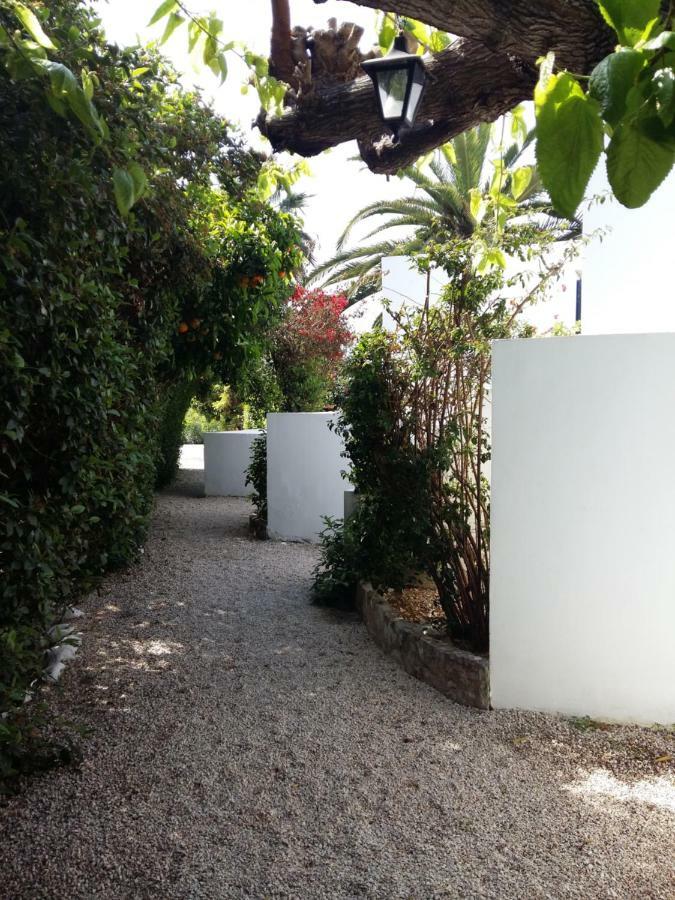 Bungalows Ingrid Tolo Luaran gambar